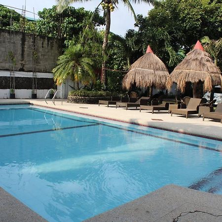 Tonglen Beach Resort Balabag  Bagian luar foto