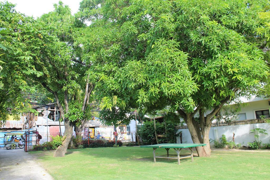 Tonglen Beach Resort Balabag  Bagian luar foto