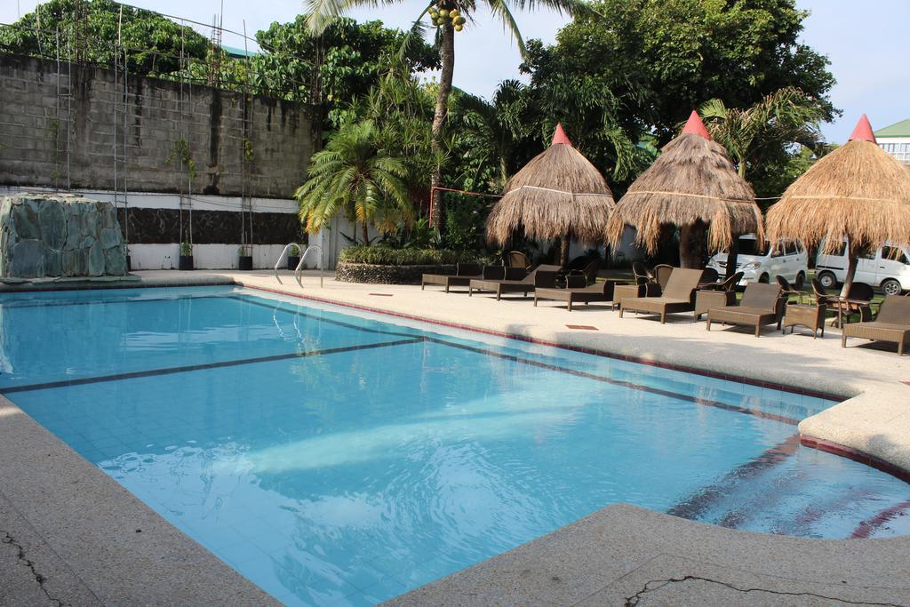 Tonglen Beach Resort Balabag  Bagian luar foto