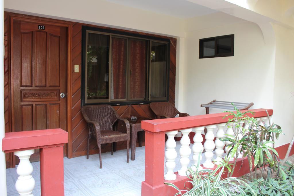 Tonglen Beach Resort Balabag  Ruang foto