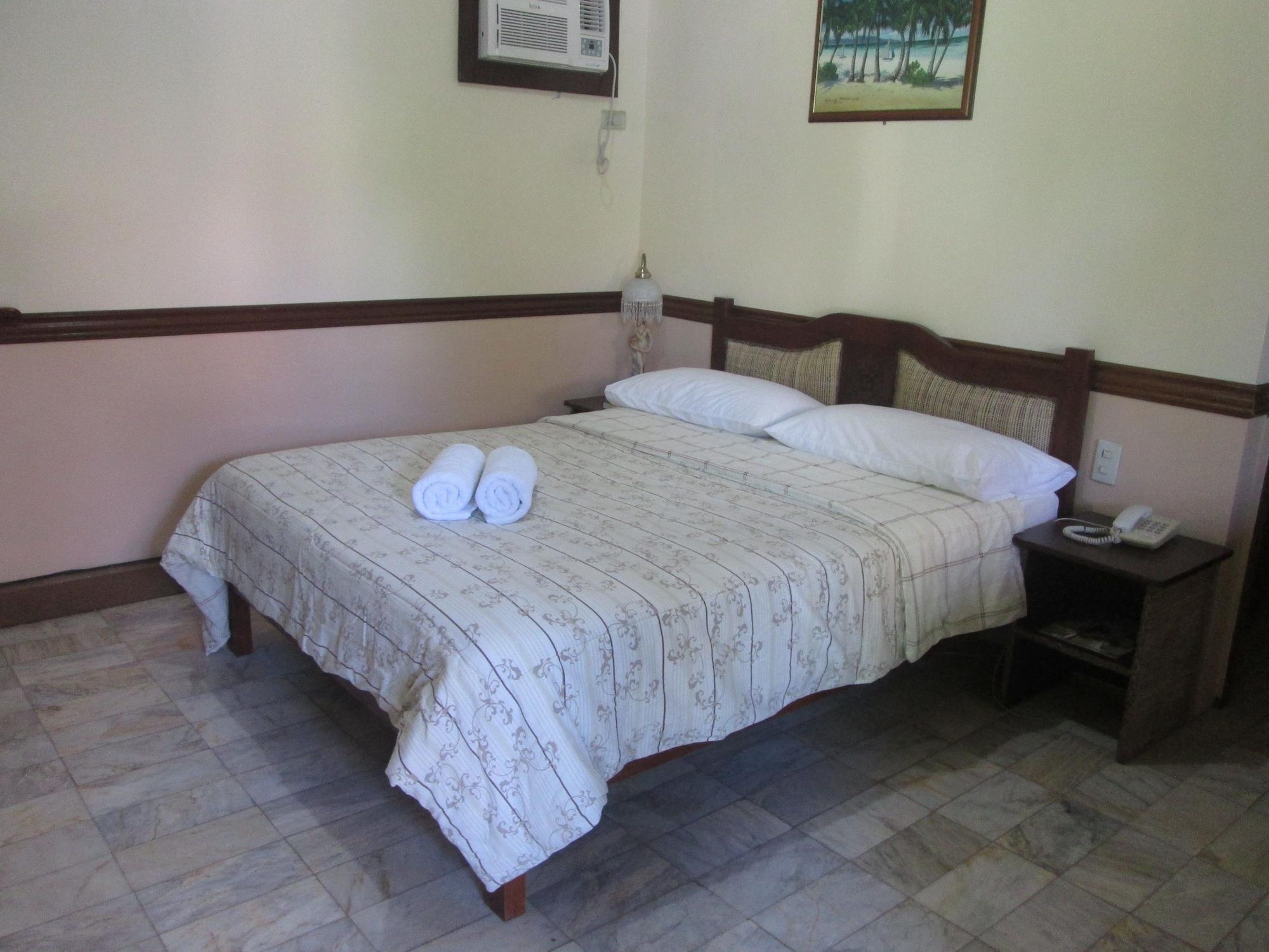 Tonglen Beach Resort Balabag  Bagian luar foto