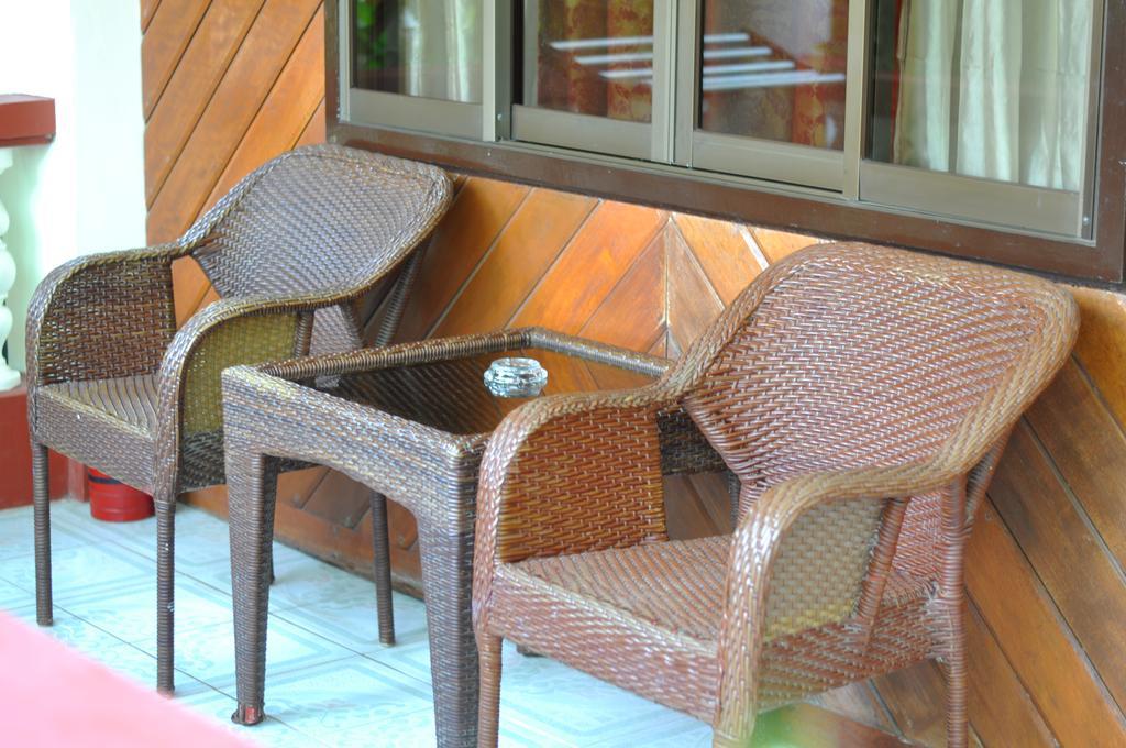 Tonglen Beach Resort Balabag  Bagian luar foto