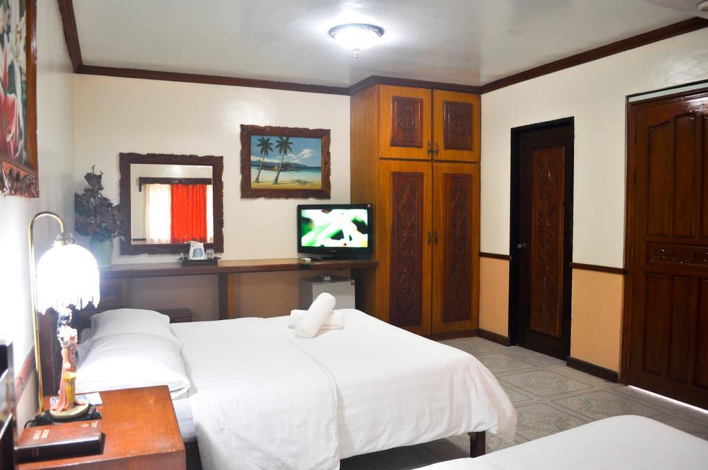 Tonglen Beach Resort Balabag  Bagian luar foto
