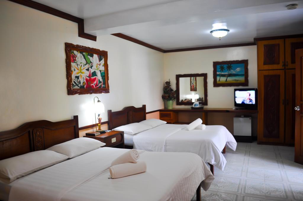 Tonglen Beach Resort Balabag  Bagian luar foto